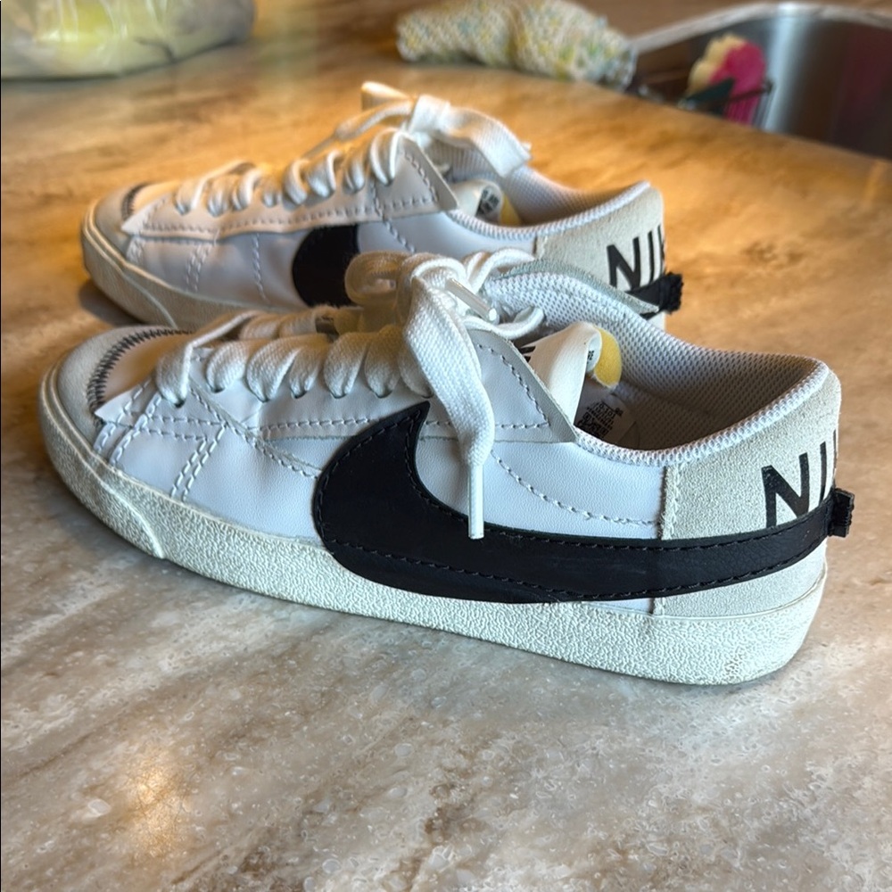 Nike Classic White and Black Low-Tops